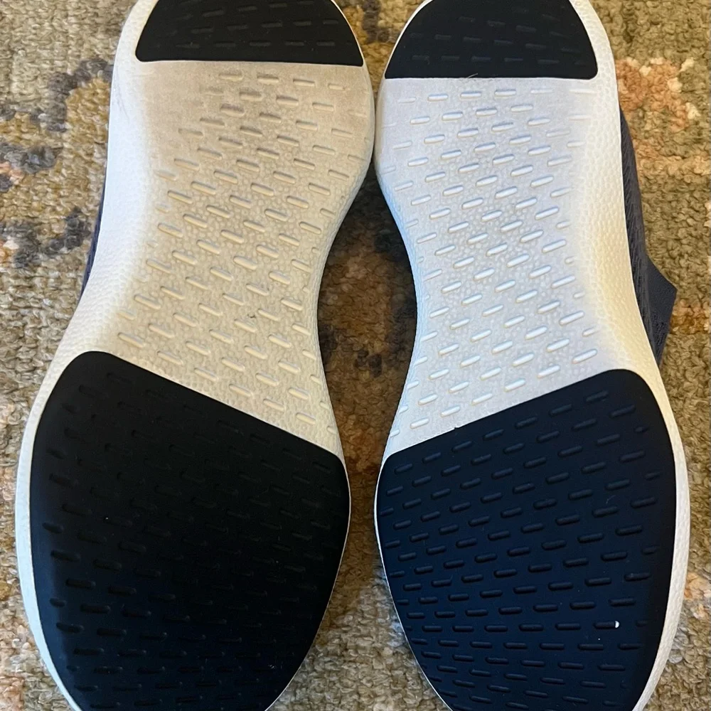 Allbirds women’s size 10.5 Navy Slip-On mesh Sneakers‎ Athleisure Comfort